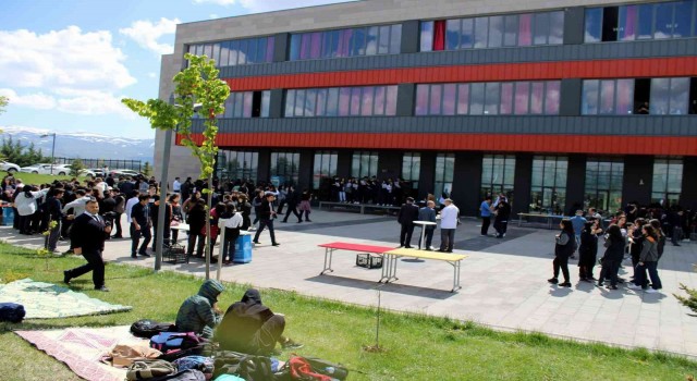 Tekden öğrencilerinden anlamlı hareket