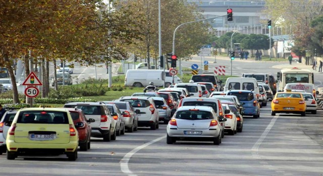 Tekirdağda trafiğe kayıtlı araç sayısı 300 bine yaklaştı