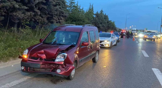 TEMde 4 araç birbirine girdi: 1 yaralı