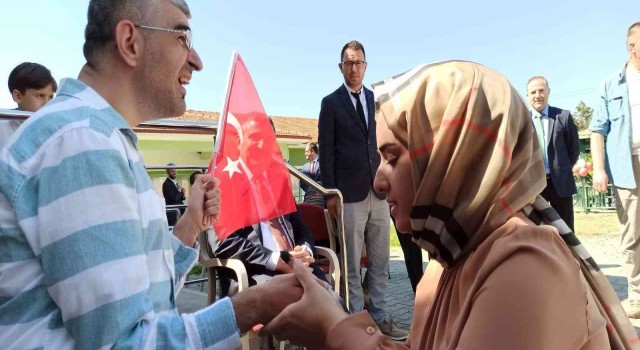 Temsili asker olacak özel bireylere asker kınası yakıldı