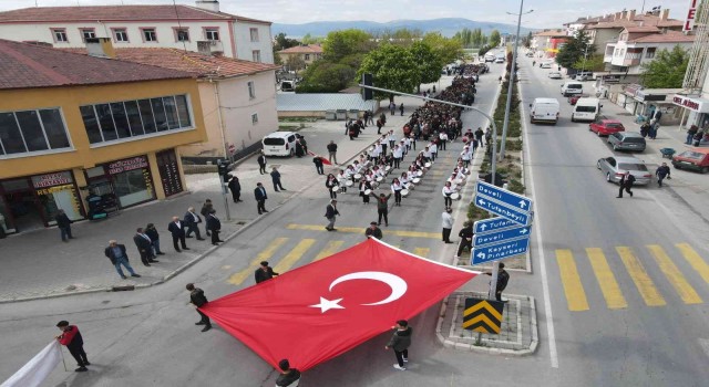 Tomarzada Gençlik Yürüyüşü coşkuyla yapıldı