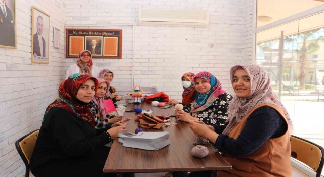 Torosların kursunda oyuncak yapıp gelir sağlıyorlar