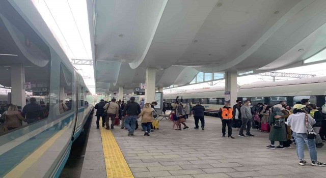 Tren garında bayram yoğunluğu