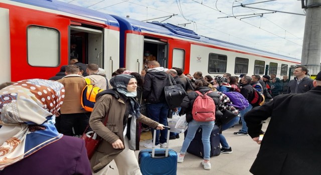 Tren yolculuğuna talepler yüzde 200 arttı