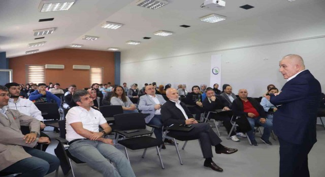 Tuncay Şahin, gençlerle bir araya geldi