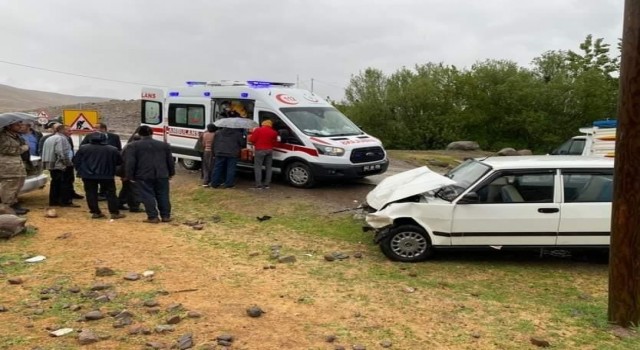 Tuncelide trafik kazası: 4 yaralı