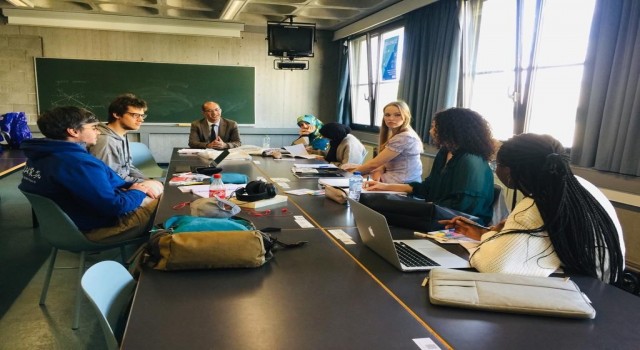 Türk dekandan Belçikada ders