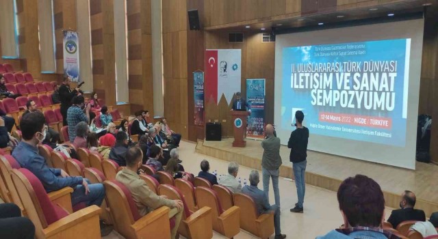 Türk dünyası iletişim ve sanat sempozyumu yapılıyor
