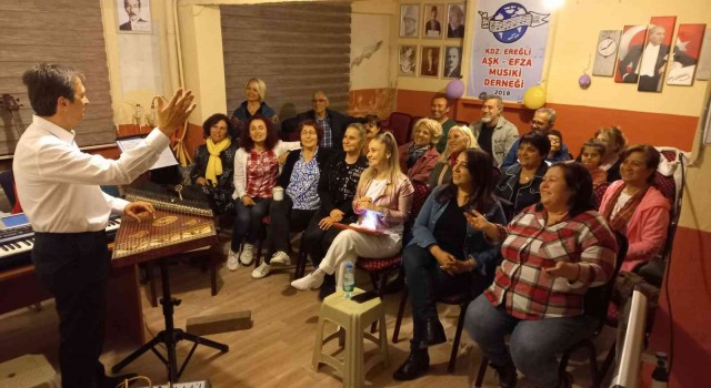 Türk Sanat Müziği konseri öncesi son provalarını yaptılar