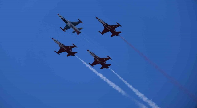 Türk Yıldızları, İskenderundaki gösteri uçuşu öncesinde prova yaptı