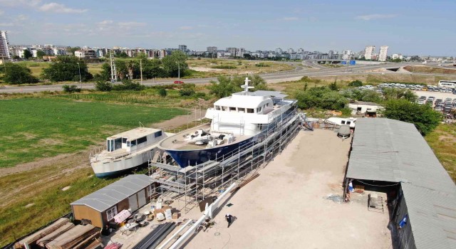 Türkiyenin en büyük su altı arkeolojisi araştırma gemisi suya iniyor
