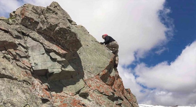 Türkiyenin ilk solo dağcısı 61. zirvesine Çankırıda ulaştı