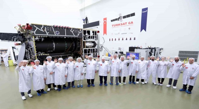 TURKSAT 6Aya Türk mühendisleri ve teknisyenleri damga vurdu