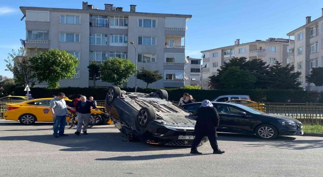 Tuzlada taksi ile çarpışan cip devrildi: 2 yaralı