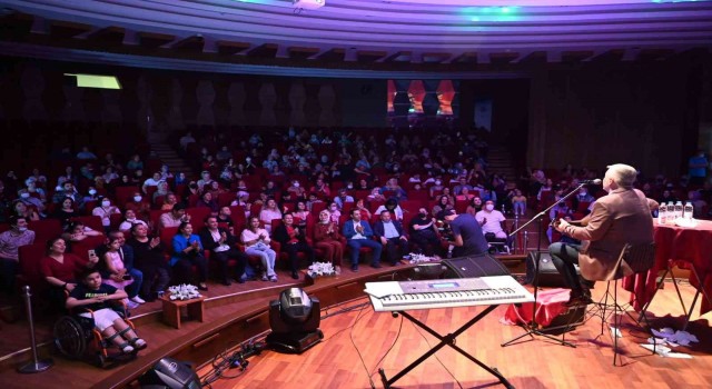 Tuzlanın özel çocukları için Metin Şentürk sahne aldı