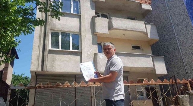 Üç katlı evi için anlaştığı müteahhite 180 bin TLsini kaptırdı