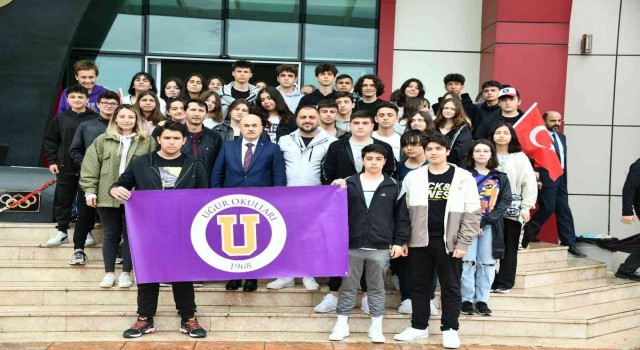 Uğur Okulları 19 Mayıs coşkusunu Samsunda yaşadı