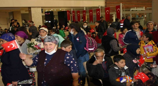 Ukraynadan tahliye eden Ahıska Türkleri Elazığa getirildi