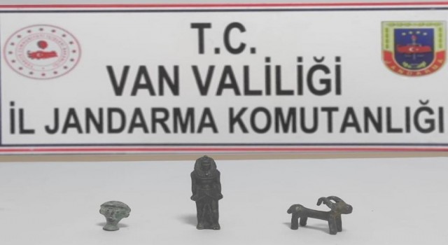 Urartulara ait tarihi eserleri satmak için Vana gelen şahıs yakalandı