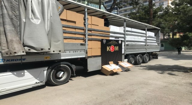 Uşakta 1 buçuk milyon TLlik kaçak makaron ele geçirildi