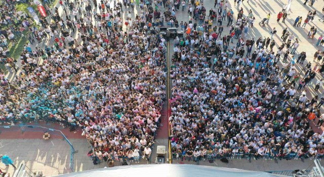 Uşakta ilk kez Color Fest düzenlendi