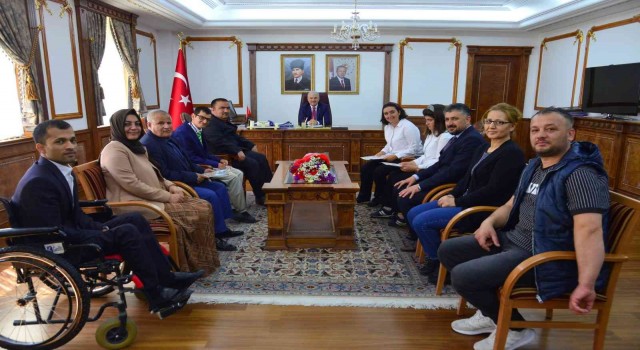 Vali Akın, Engelli vatandaşları yaşam standartlarını yükseltmeliyiz