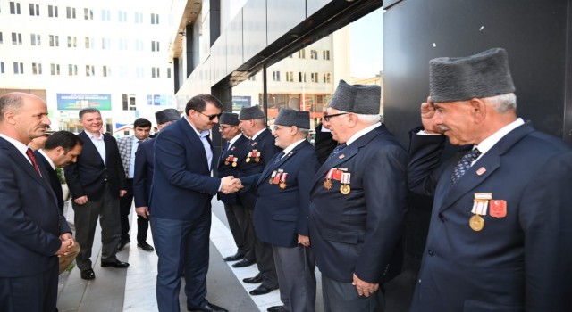 Vali Ayhandan şehit ve gazi derneklerine ziyaret