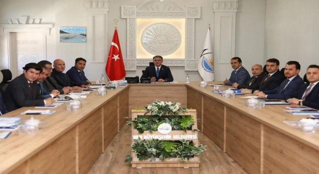 Vali Balcı, büyükşehir belediyesinin yatırımlarıyla ilgili toplantı yaptı