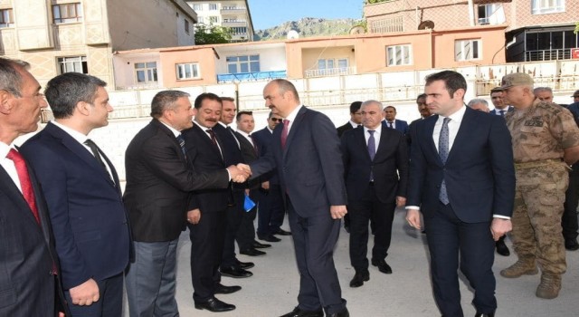 Vali Canalp, bir solukta 3 ilçe ve bir beldeyi ziyaret etti
