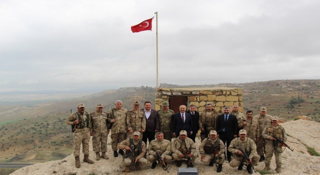 Vali Demirtaş güvenlik güçleri ile bayramlaştı