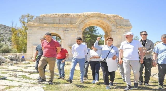 Vali Elban: Anavarza, Efesten çok daha büyük bir antik kent