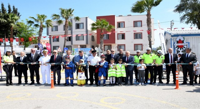 Vali Su, ‘Polis Amca Trafik Eğitim Parkının açılışını yaptı