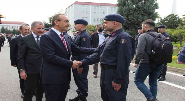 Vali Yavuz polis ve jandarma ekipleriyle bayramlaştı