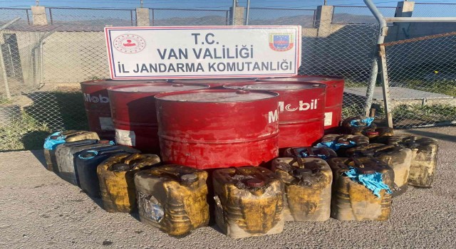 Vanda 1,5 ton kaçak akaryakıt ele geçirildi