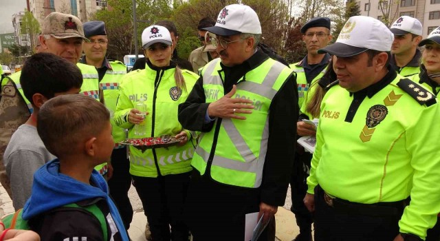 Vanda “Yayalar İçin 5 Adımda Güvenli Trafik” uygulaması yapıldı