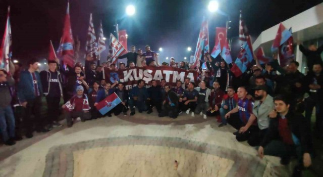 Vandaki Trabzonspor taraftarlarının kutlamaları devam ediyor
