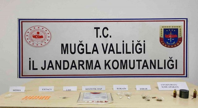 Villada uyuşturucu partisine operasyon