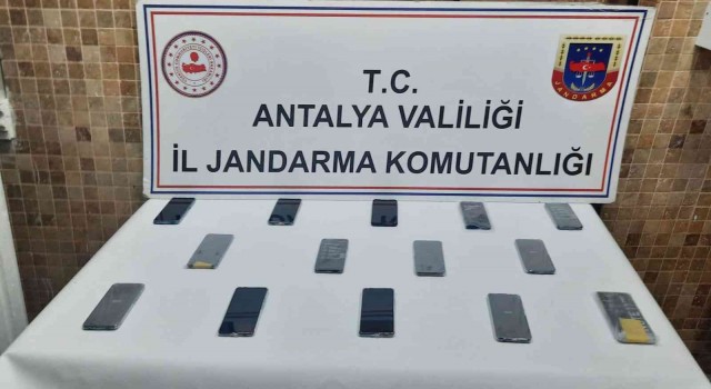 Yabancı uyruklu şahıs 150 bin TL değerinde telefonlarla yakalandı