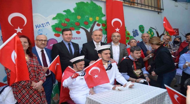 Yalovada engelli gençlere asker eğlencesi