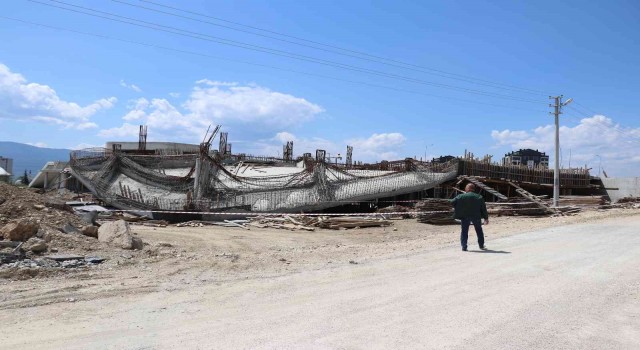 Yapımı devam eden Yöresel Ürünler Pazarı çöktü