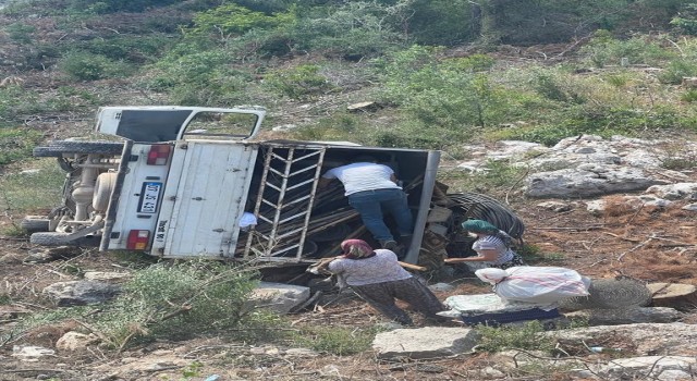 Yaylaya giden kamyonet şarampole yuvarlandı: 1 yaralı