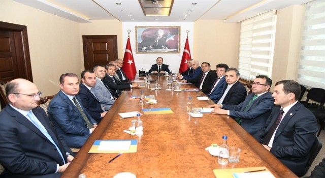 Yeni Vali Pehlivan, Mersin mesaisine hızlı başladı