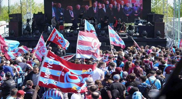 Yenikapıda bordo-mavi coşku