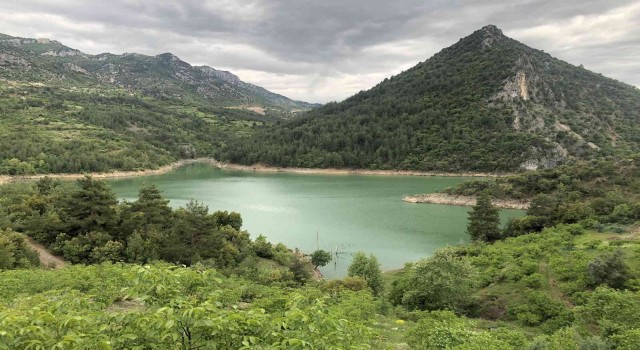 Yeşile bürünen Adananın kuzey ilçelerine ziyaretçi akını