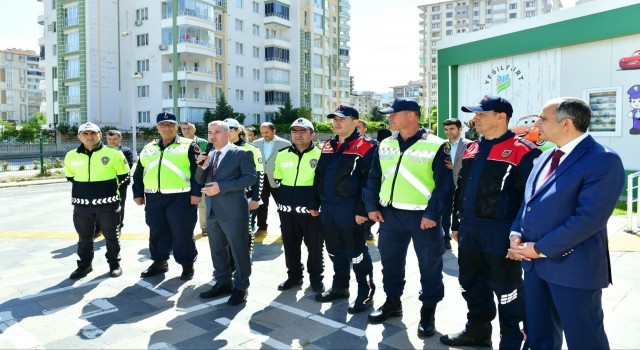 Yeşilyurtta trafik haftası etkinlikle kutlandı