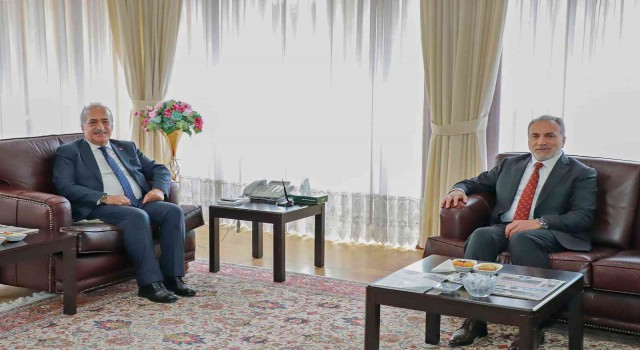 Yozgat Bozok Üniversitesi Rektörü Karadağdan, Rektör Çomaklıya ziyaret
