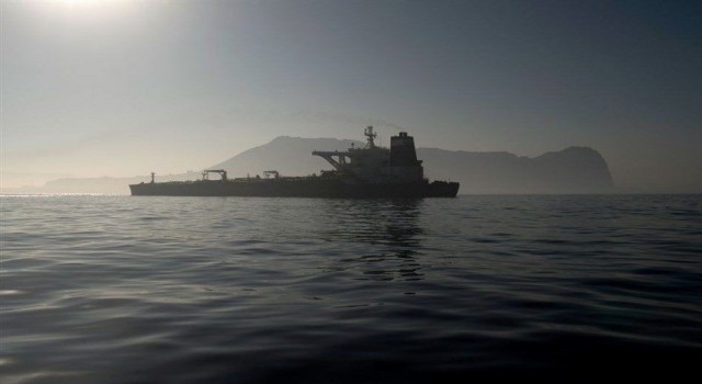 Yunanistan, ABDnin talebi üzerine İran bandıralı petrol gemisine el koydu