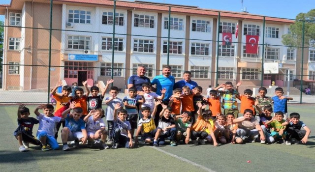 Yunusemrede futbol yetenek taramaları devam ediyor