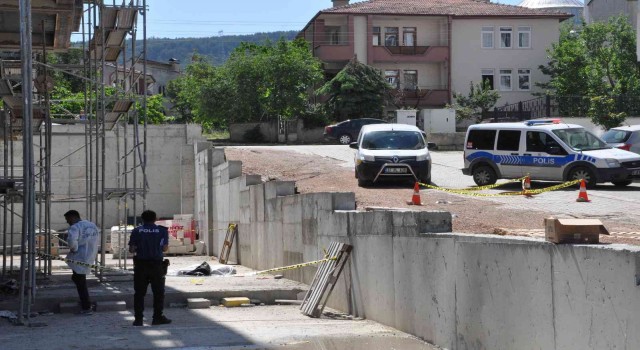 15inci kattan beton zemine düşen inşaat işçisi hayatını kaybetti