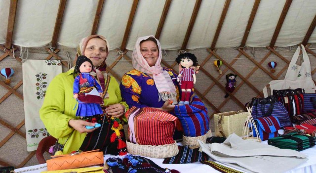 30 ilin yöresel yemekleri ve el sanatları Ahlatta sergilendi